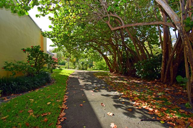 7100 NW 17th Street 217, Plantation, FL 33313