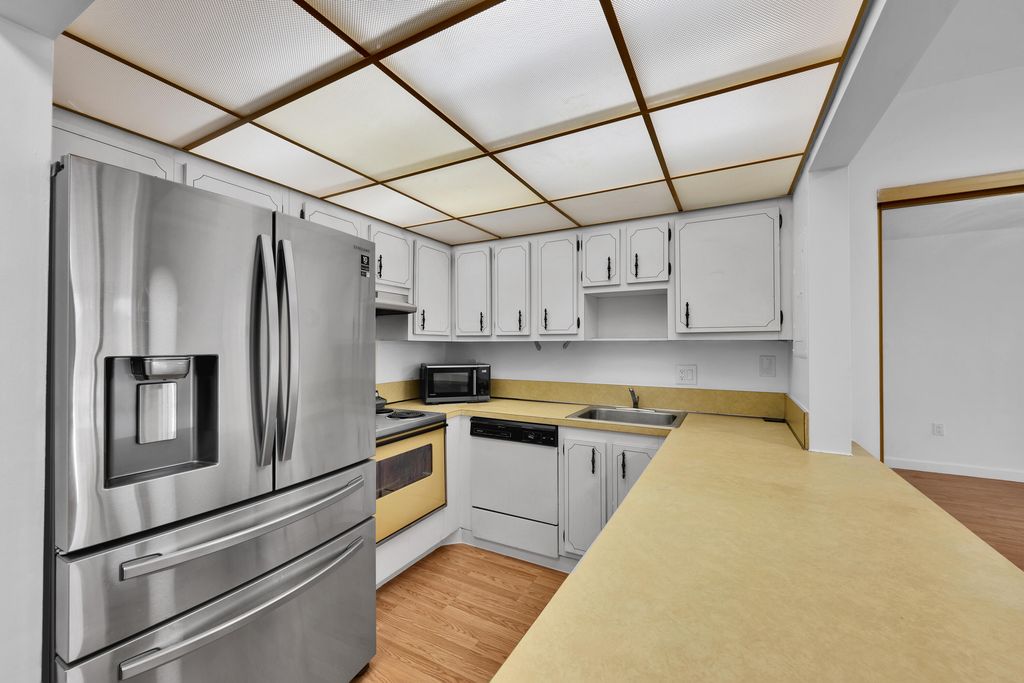 7100 NW 17th Street 217, Plantation, FL 33313