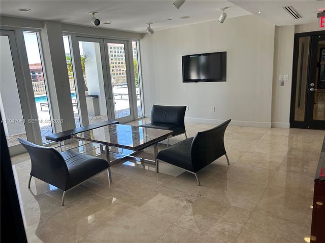 10 Aragon Ave 814, Coral Gables, FL 33134