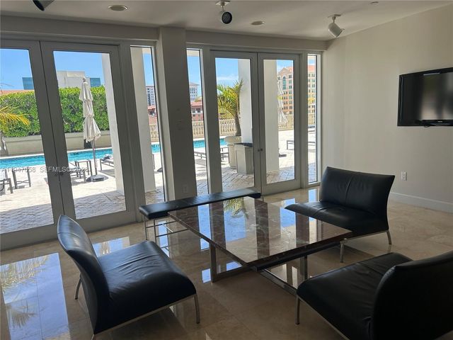 10 Aragon Ave 814, Coral Gables, FL 33134