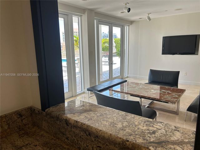 10 Aragon Ave 814, Coral Gables, FL 33134