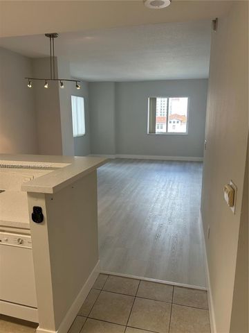 10 Aragon Ave 814, Coral Gables, FL 33134