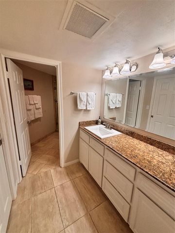 1111 Bering Drive 1205, Houston, TX 77057