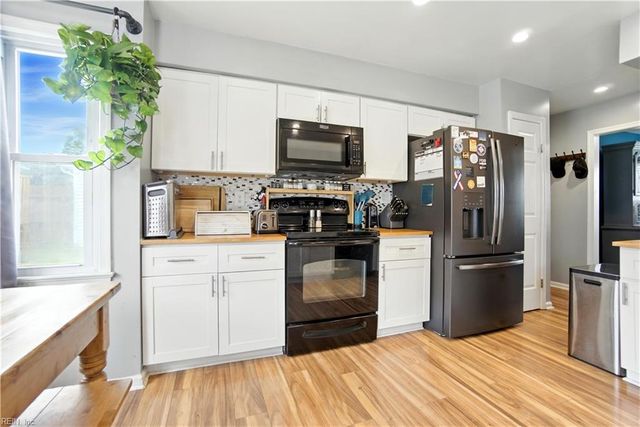 1824 Sharbot CIR, Virginia Beach, VA 23464