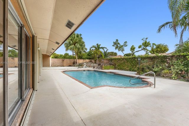 9811 SW 135th Ave, Miami, FL 33186