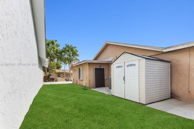 9811 SW 135th Ave, Miami, FL 33186