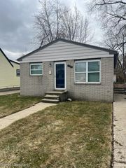 8654 Continental Avenue, Warren, MI 48089