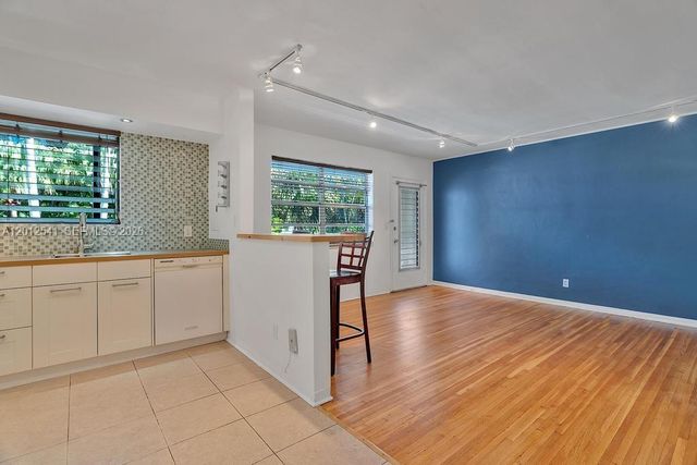 645 NE 77th St 19, Miami, FL 33138