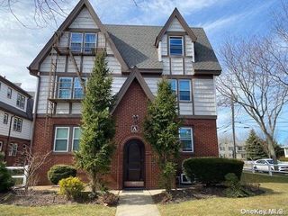 50 The Crescent A2, Babylon, NY 11702