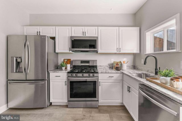 829 W BARRE, Baltimore, MD 21230