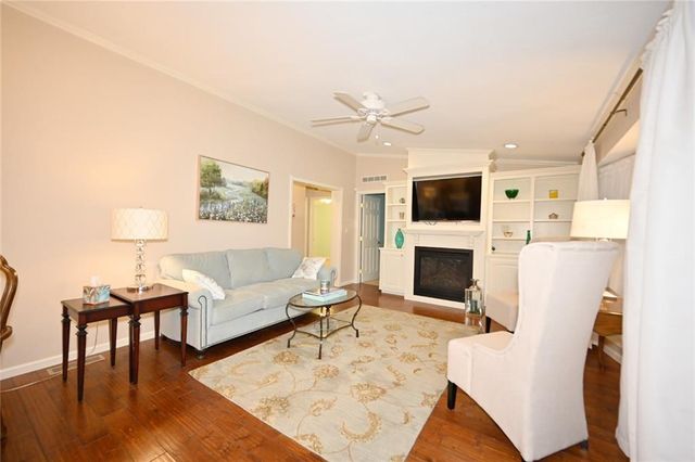 5005 NW Merrimac Avenue, Riverside, MO 64150