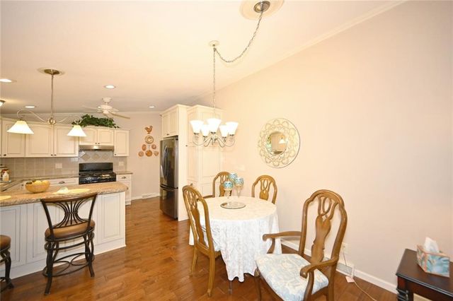 5005 NW Merrimac Avenue, Riverside, MO 64150