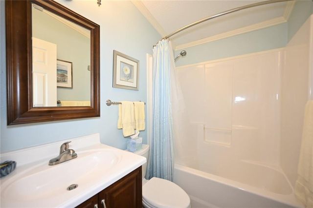 5005 NW Merrimac Avenue, Riverside, MO 64150