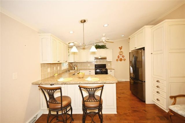 5005 NW Merrimac Avenue, Riverside, MO 64150