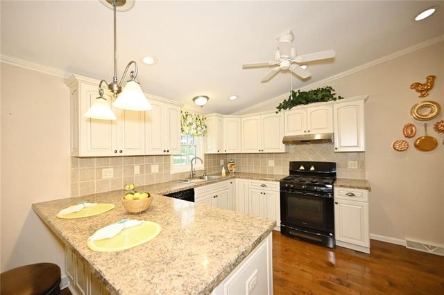 5005 NW Merrimac Avenue, Riverside, MO 64150