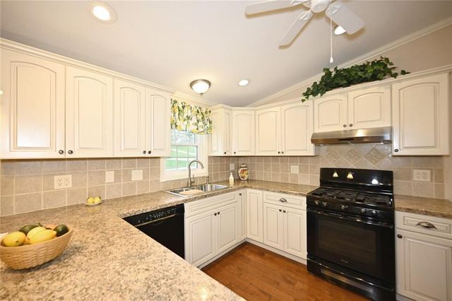 5005 NW Merrimac Avenue, Riverside, MO 64150