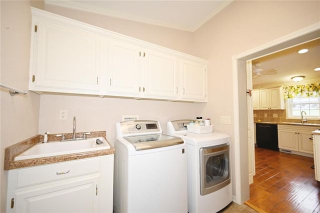 5005 NW Merrimac Avenue, Riverside, MO 64150
