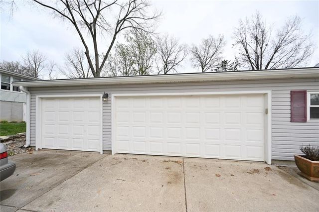 5005 NW Merrimac Avenue, Riverside, MO 64150