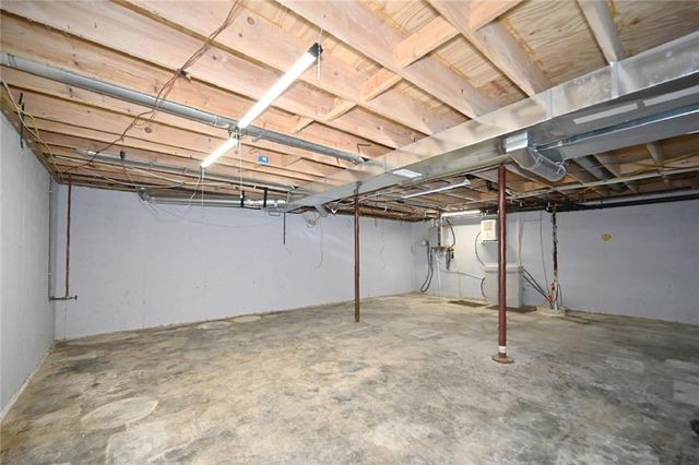 5005 NW Merrimac Avenue, Riverside, MO 64150