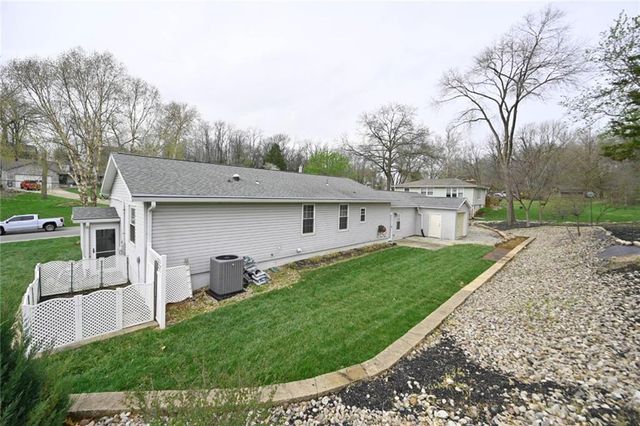 5005 NW Merrimac Avenue, Riverside, MO 64150