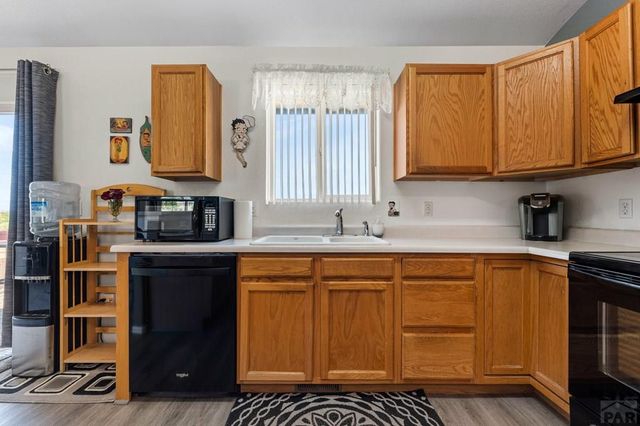 565 S Hook Dr, Pueblo West, CO 81007