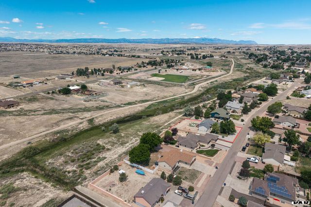 565 S Hook Dr, Pueblo West, CO 81007