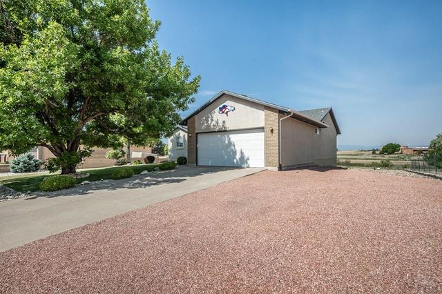 565 S Hook Dr, Pueblo West, CO 81007