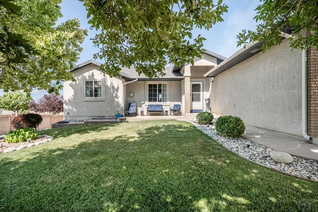 565 S Hook Dr, Pueblo West, CO 81007