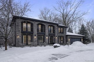 6018 Glen Eagles Drive, West Bloomfield, MI 48323