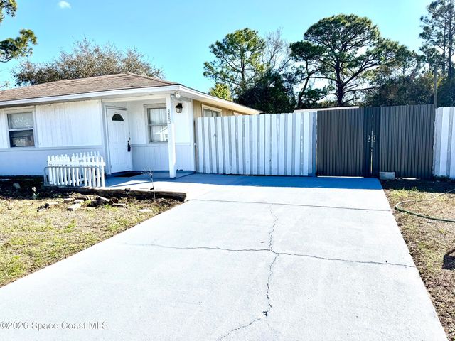 885 Taluga Avenue SE, Palm Bay, FL 32909