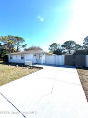 885 Taluga Avenue SE, Palm Bay, FL 32909