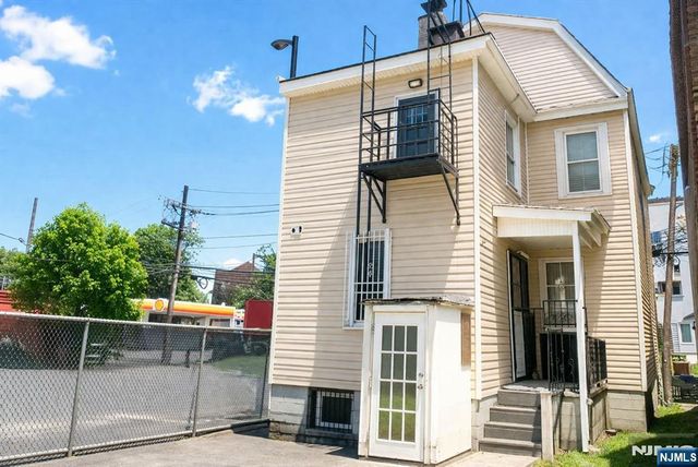 19 Stuyvesant Avenue, Newark, NJ 07106