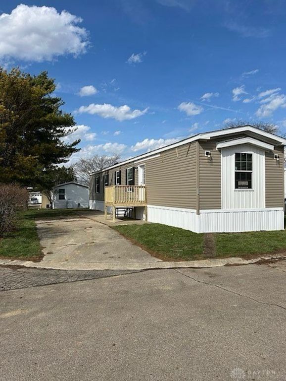 116 Solar Drive, Tipp City, OH 45371