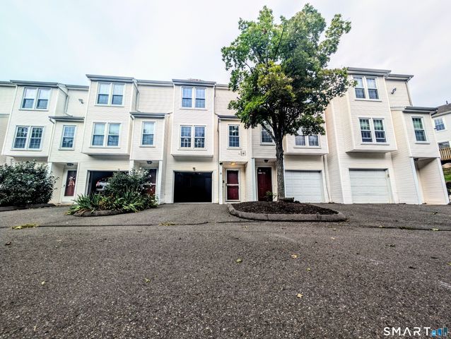 380 Hitchcock Road 89, Waterbury, CT 06705