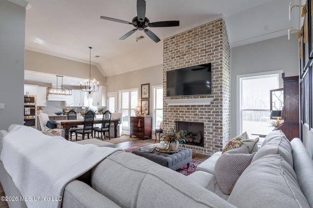 98 Fairview Trail, Byhalia, MS 38611