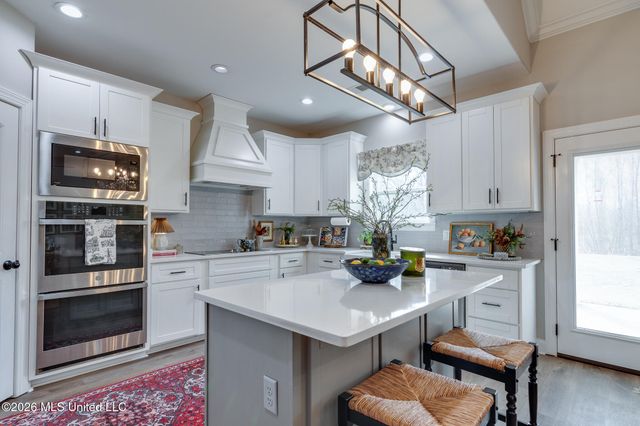 98 Fairview Trail, Byhalia, MS 38611