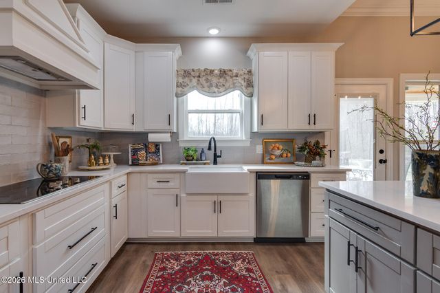 98 Fairview Trail, Byhalia, MS 38611