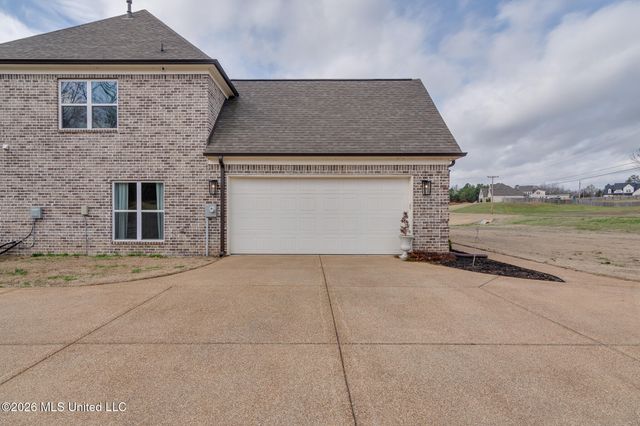 98 Fairview Trail, Byhalia, MS 38611