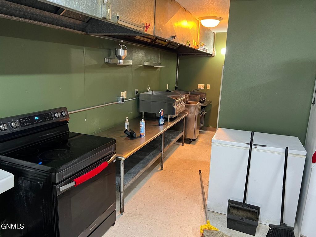 390 Main Street S, Forman, ND 58032 photo 14