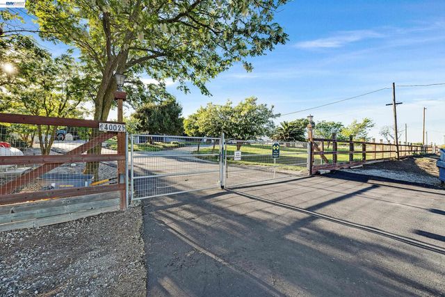 4002 Dyer Rd, Livermore, CA 94551