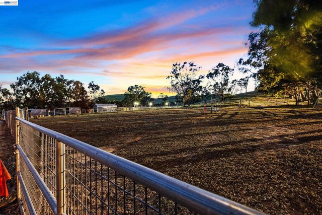 4002 Dyer Rd, Livermore, CA 94551