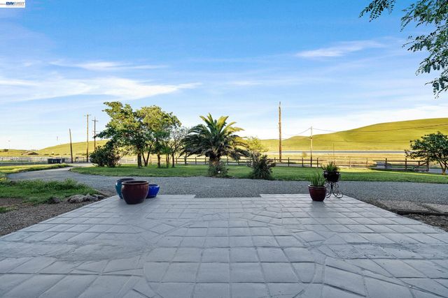 4002 Dyer Rd, Livermore, CA 94551