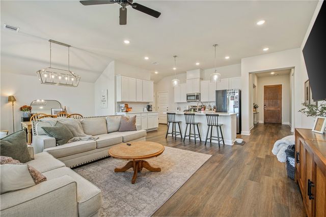 5951 Eldora Drive, College Station, TX 77845