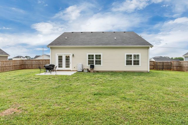 329 Mimosa Dr, Decherd, TN 37324