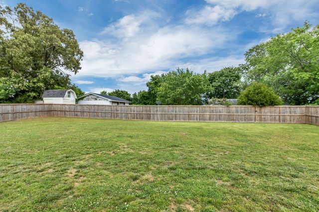 329 Mimosa Dr, Decherd, TN 37324