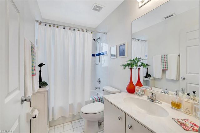 6270 Huntington Lakes CIR # 204, Naples, FL 34119