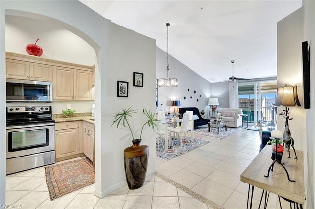 6270 Huntington Lakes CIR # 204, Naples, FL 34119