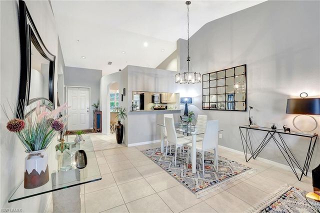 6270 Huntington Lakes CIR # 204, Naples, FL 34119