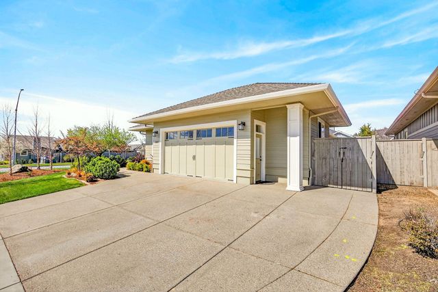 4007 Shamrock Drive, Medford, OR 97504