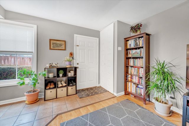 485 James Court C, Glendale Heights, IL 60139